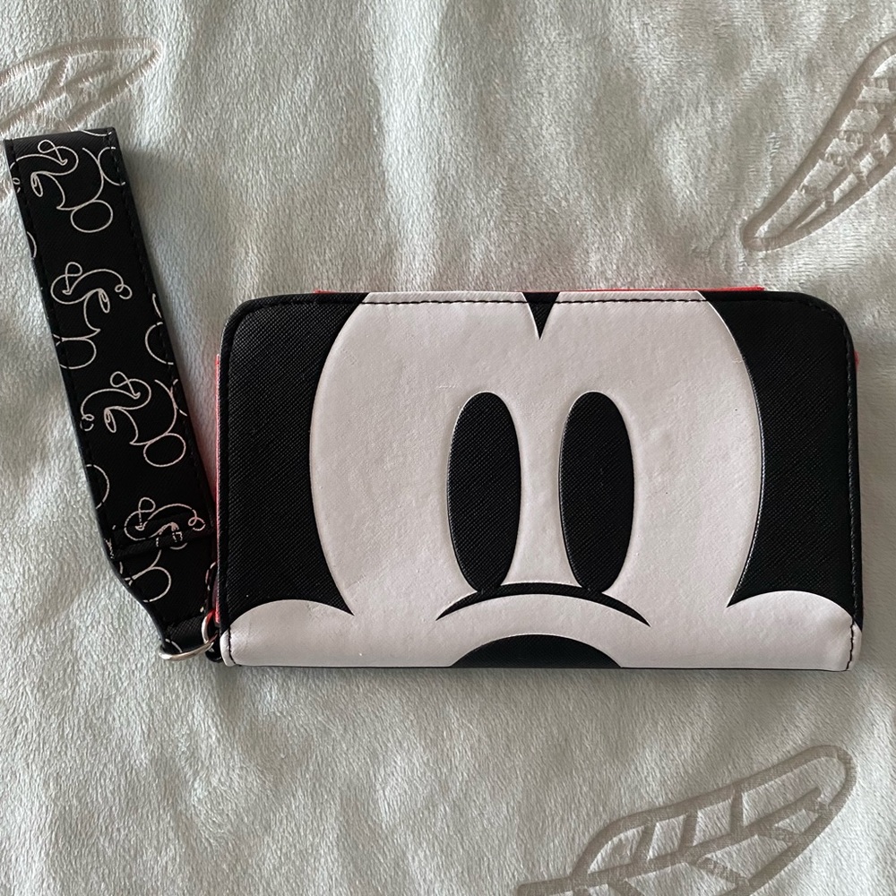 Mickey Mouse wristlet/wallet